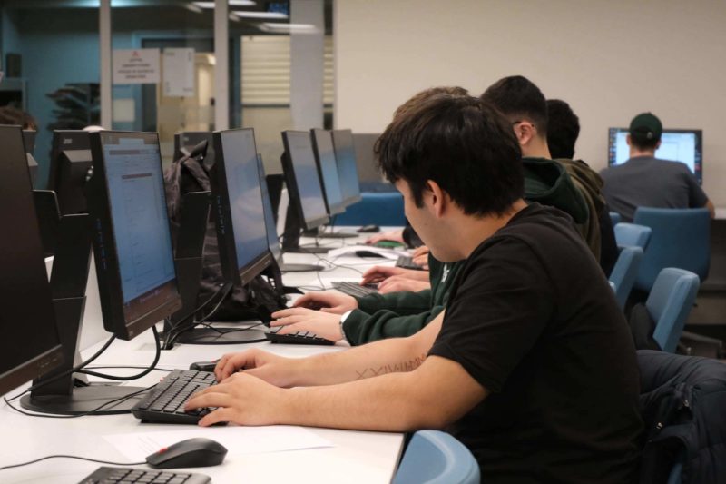 Yapay Zeka Çağında Üniversiteler: Proje Tabanlı Eğitim ve Geleceğin Meslekleri