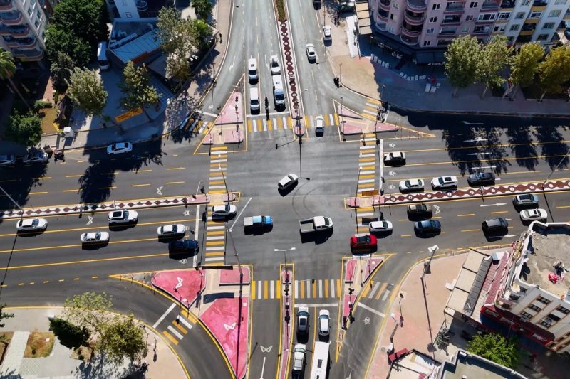 Mersin'de Güleryüz Kavşağı'nda Akıllı Trafik Sistemi Devreye Girdi