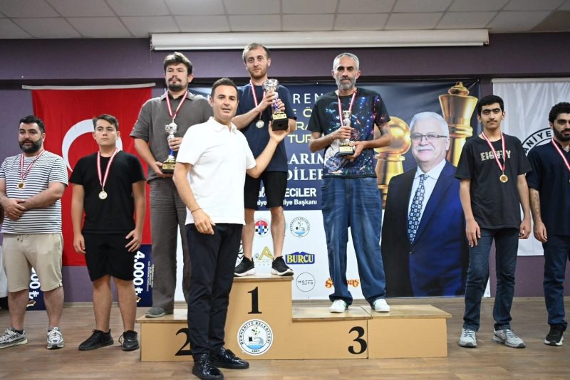 Balıkesir'de Uluslararası Satranç Turnuvası Ödülleri Sahiplerini Buldu