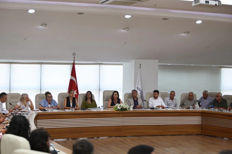 Karabağlar'da Esnafın Sorunları ve Çözüm Önerileri Tartışıldı