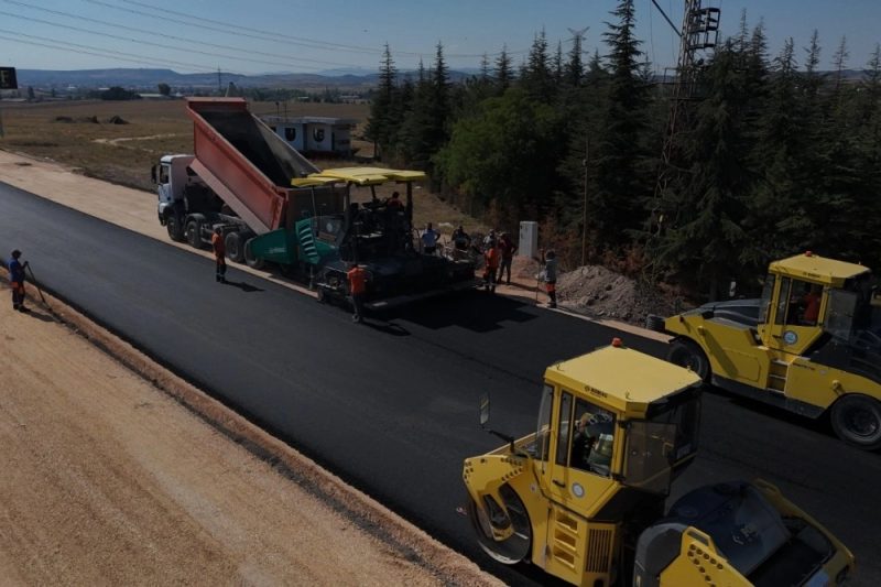 Eskişehir'de 100. Yıl Bulvarı'nda Kapsamlı Altyapı ve Asfalt Çalışmaları Devam Ediyor