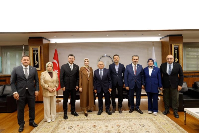 Başkan Büyükkılıç, AK Parti Heyetini Kayseri'de Ağırladı
