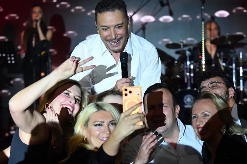 Cenk Eren'den 30 Yıllık Müzik Yolculuğuna Özel Konser