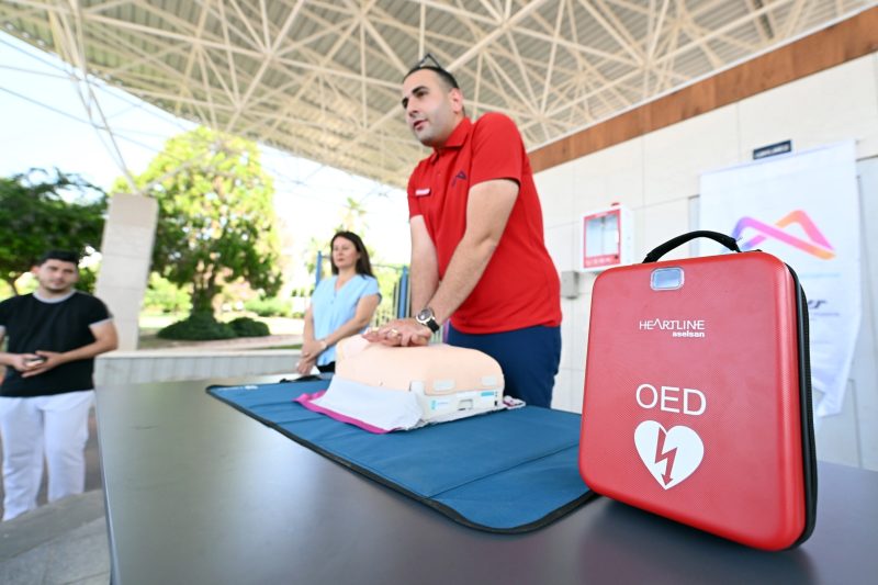 Mersin'de Hayat Kurtaran Cihaz: OED Tanıtıldı ve Kullanımı Öğretildi