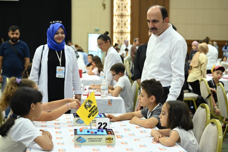Konya'da Genç KOMEK Akıl ve Zekâ Oyunları Finali'nde Öğrencilerle Buluşma