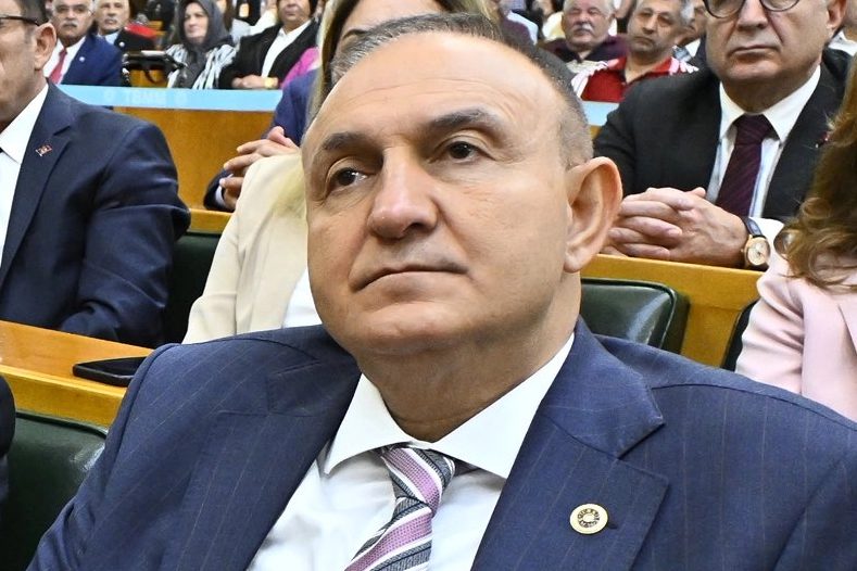 İYİ Parti'den Bir İstifa Daha: Ömer Karakaş Partisinden Ayrıldı