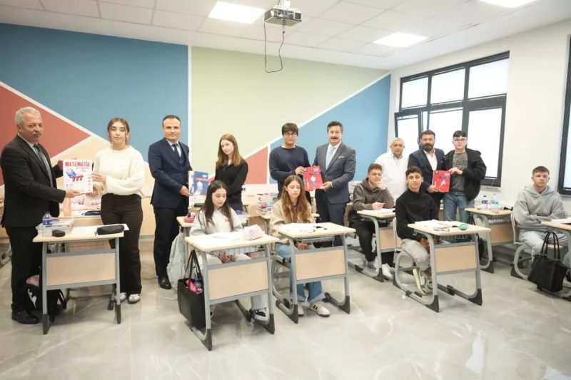 Yenişehir'de 120 öğrenciye üniversite hazırlık desteği