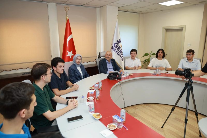 Gebze Belediye Başkanı Büyükgöz, YKS'de Dereceye Giren Öğrencileri Ağırladı
