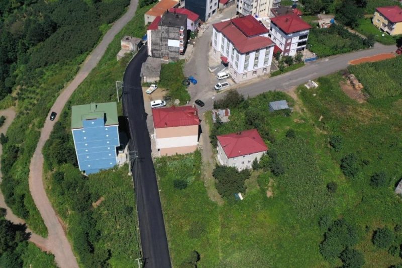 Ordu'da İlküvez Mahallesi'nde 1 Kilometrelik Yola Sıcak Asfalt Uygulaması Tamamlandı