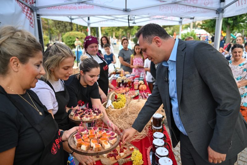 Bornova'da Geleneksel Reçel Festivali'ne Tadım Etkinliğiyle Başlangıç
