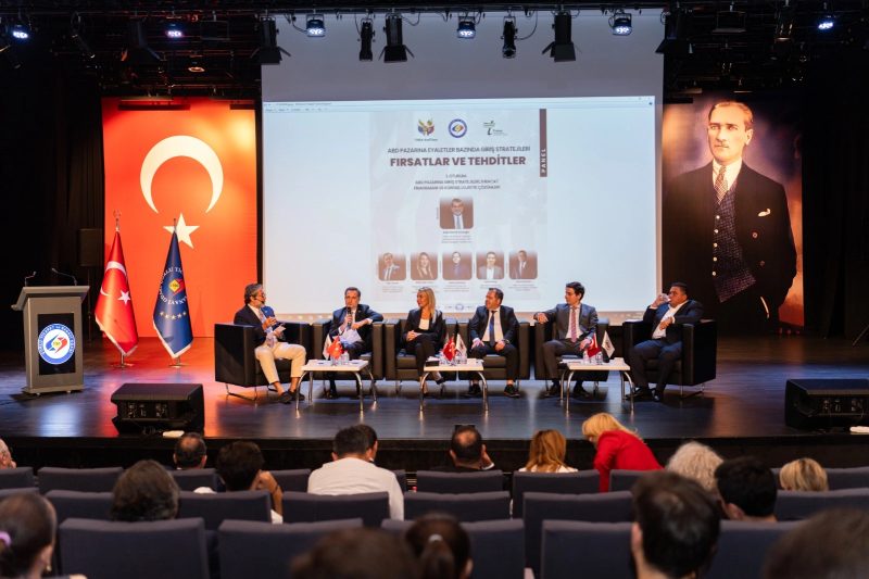 Çorlu'da ABD Pazarına Giriş Stratejileri Paneli Düzenlendi