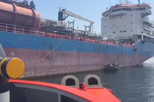 Yalova Demir Sahası'nda Arızalanan Tanker Güvenli Bölgeye Çekildi
