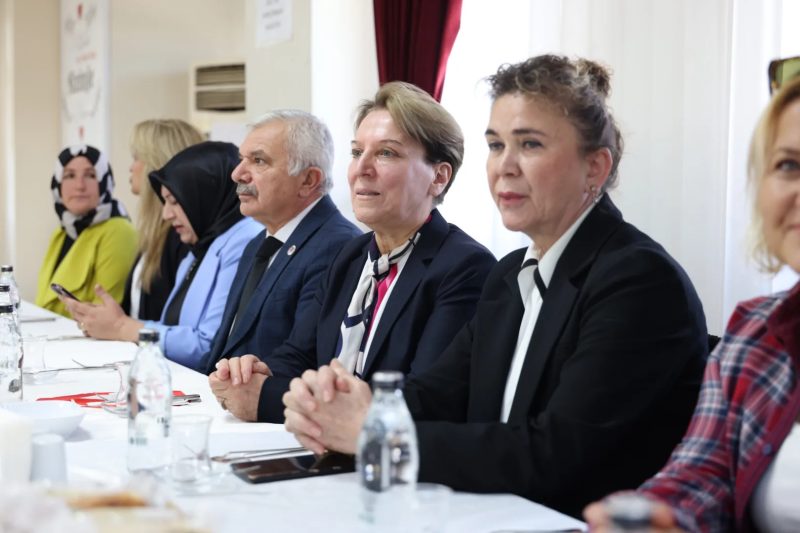 Keçiören'de Kadın ve Aile Değerleri Üzerine Söyleşi Gerçekleştirildi