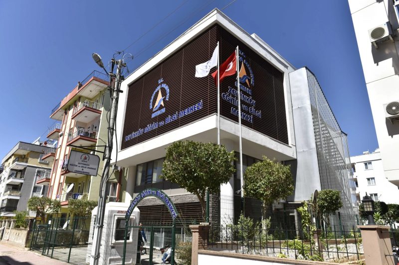 Muratpaşa Belediyesi'nin LGS Destek Programıyla Öğrencilerden Büyük Başarı
