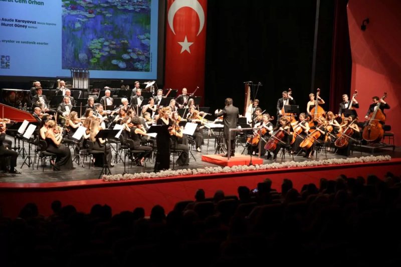 Eskişehir Senfoni Orkestrası Yeni Sezonu Coşkulu Bir Konserle Açtı