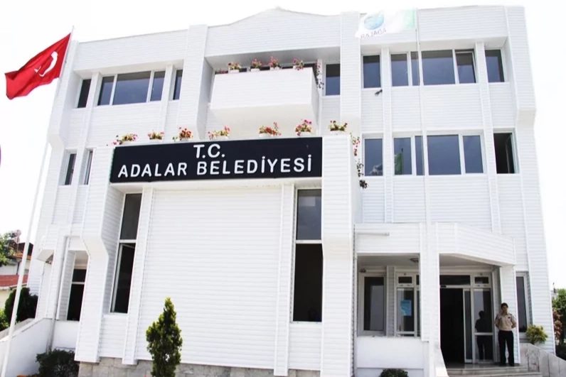 Adalar'da Başkanvekili Seçimi Salt Çoğunluğa Ulaşılamadığı İçin Ertelendi
