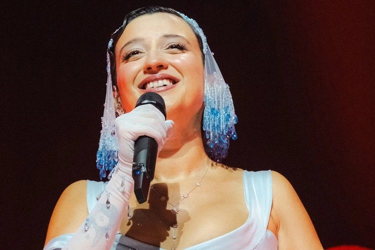 Melike Şahin, Harbiye Sahnesinde İki Gece Üst Üste Dolu Dolu Alkış Aldı