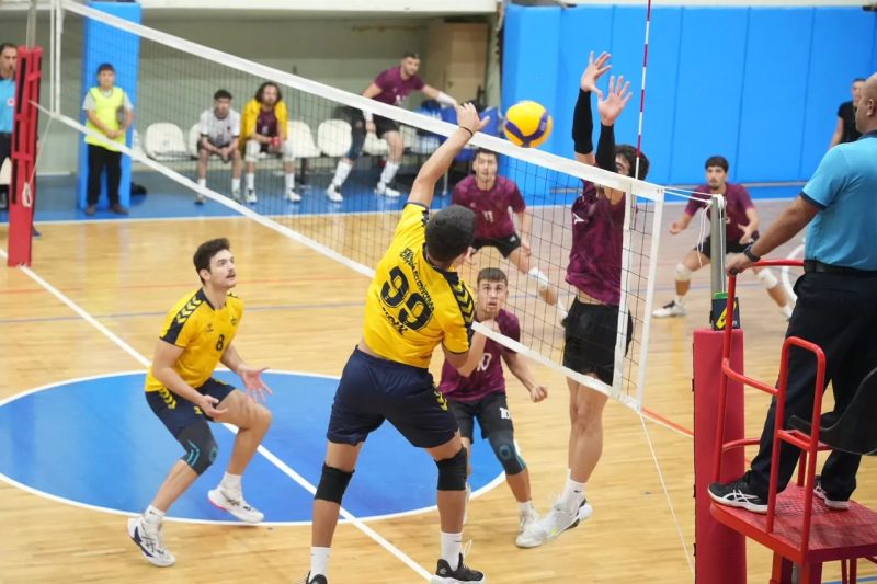 Yenişehir Belediyespor Voleybol Takımı Sezona Galibiyetlerle Başladı