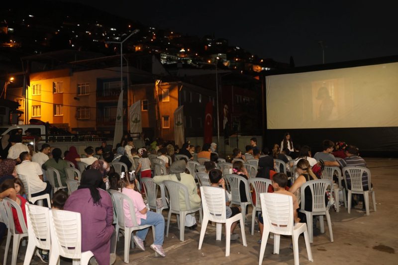 Osmangazi'de Açık Hava Sineması Yaz Akşamlarına Renk Kattı