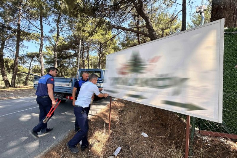 Bornova'da Usulsüz Tabelalara ve Çevre Kirliliğine Karşı Kapsamlı Denetim