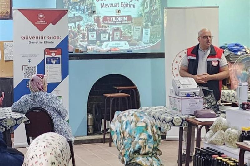 Cumalıkızık'taki Gıda İşletmelerine Güvenilir Gıda Eğitimi Verildi