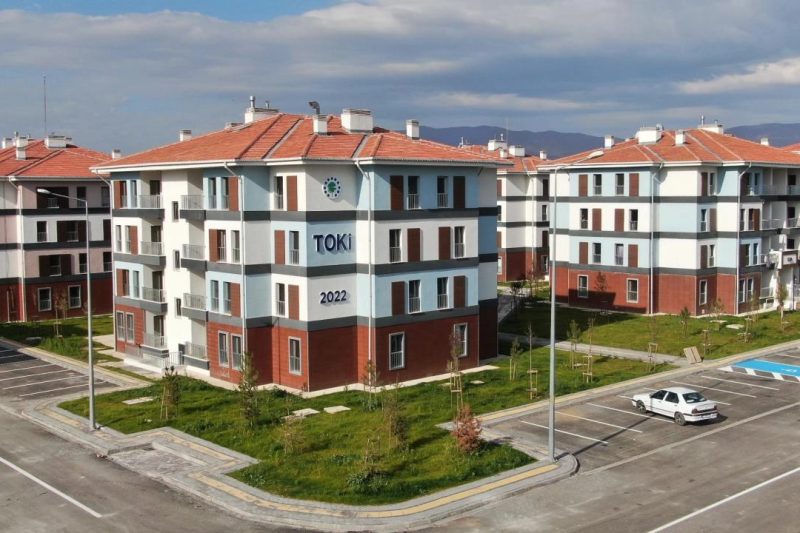 Ağrı'da Konut Satışları Yükselişe Geçti, Türkiye Genelinde Düşüş Sürüyor