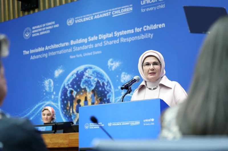 Emine Erdoğan'dan Çocukların Dijital Güvenliği İçin Küresel İş Birliği Çağrısı