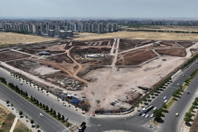Diyarbakır'da Mezopotamya Kent Parkı İnşaatı Eş Zamanlı Sürüyor
